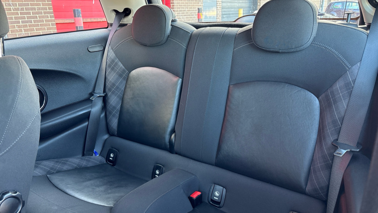 MINI Hatchback 1.5 Cooper 3dr Petrol Hatchback